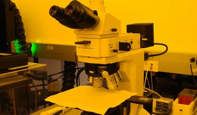 Nikon Eclipse LV100 Microscope