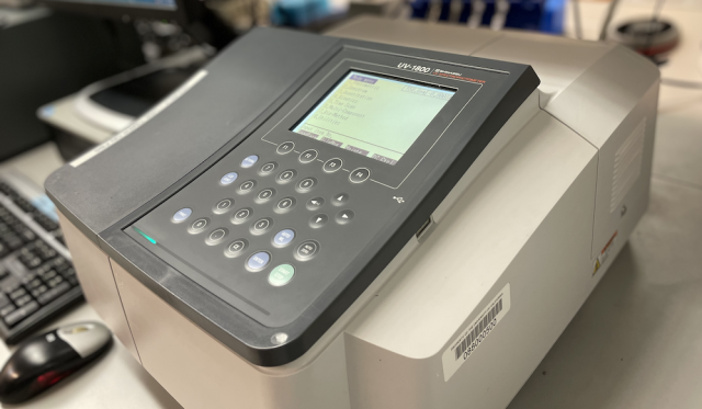 Shimadzu UV-1800 UV/VIS spectrophotometer