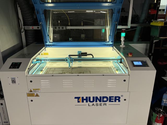ThunderLaser Nova-35 Laser Cutter