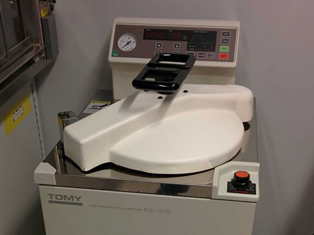 Tomy ES-315 Autoclave